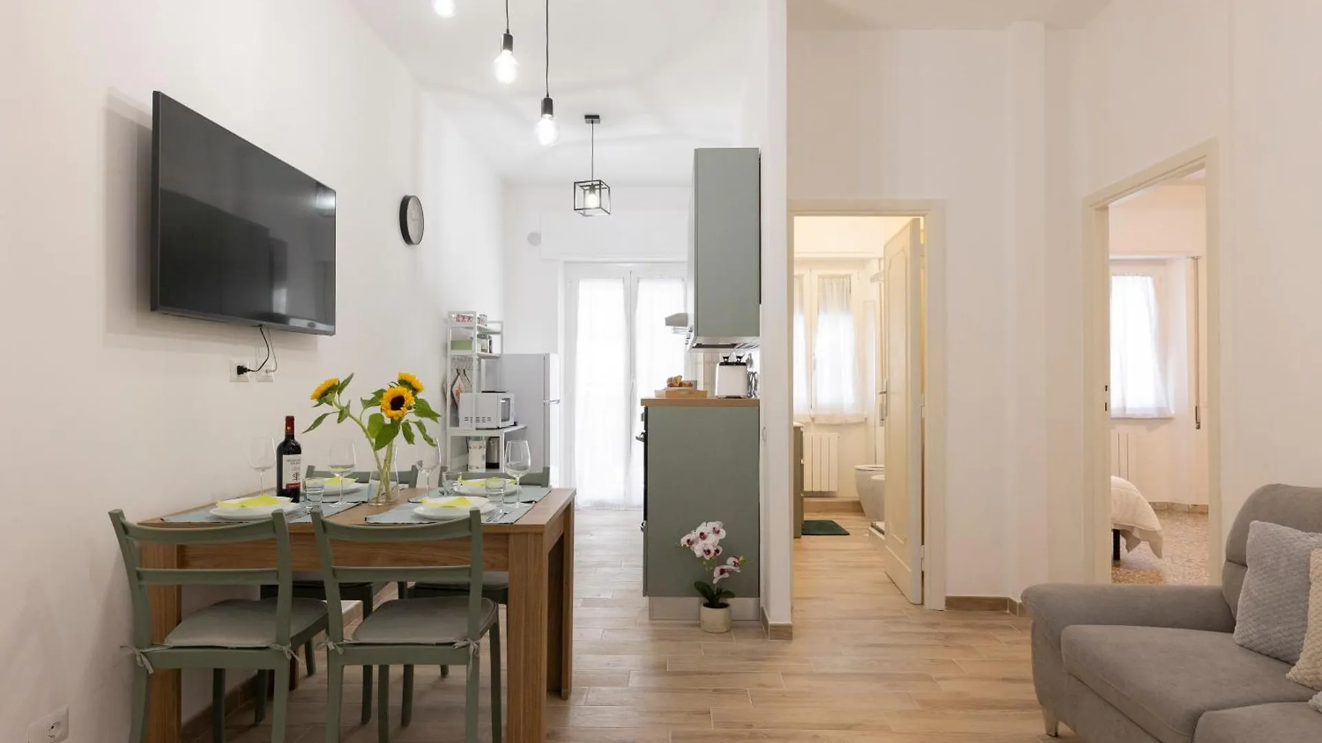Central Modern Apartment - Trastevere & Vaticano Rome Italy