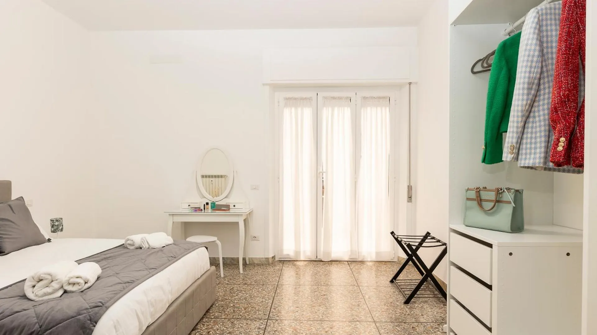 Central Modern Apartment - Trastevere & Vaticano Rome