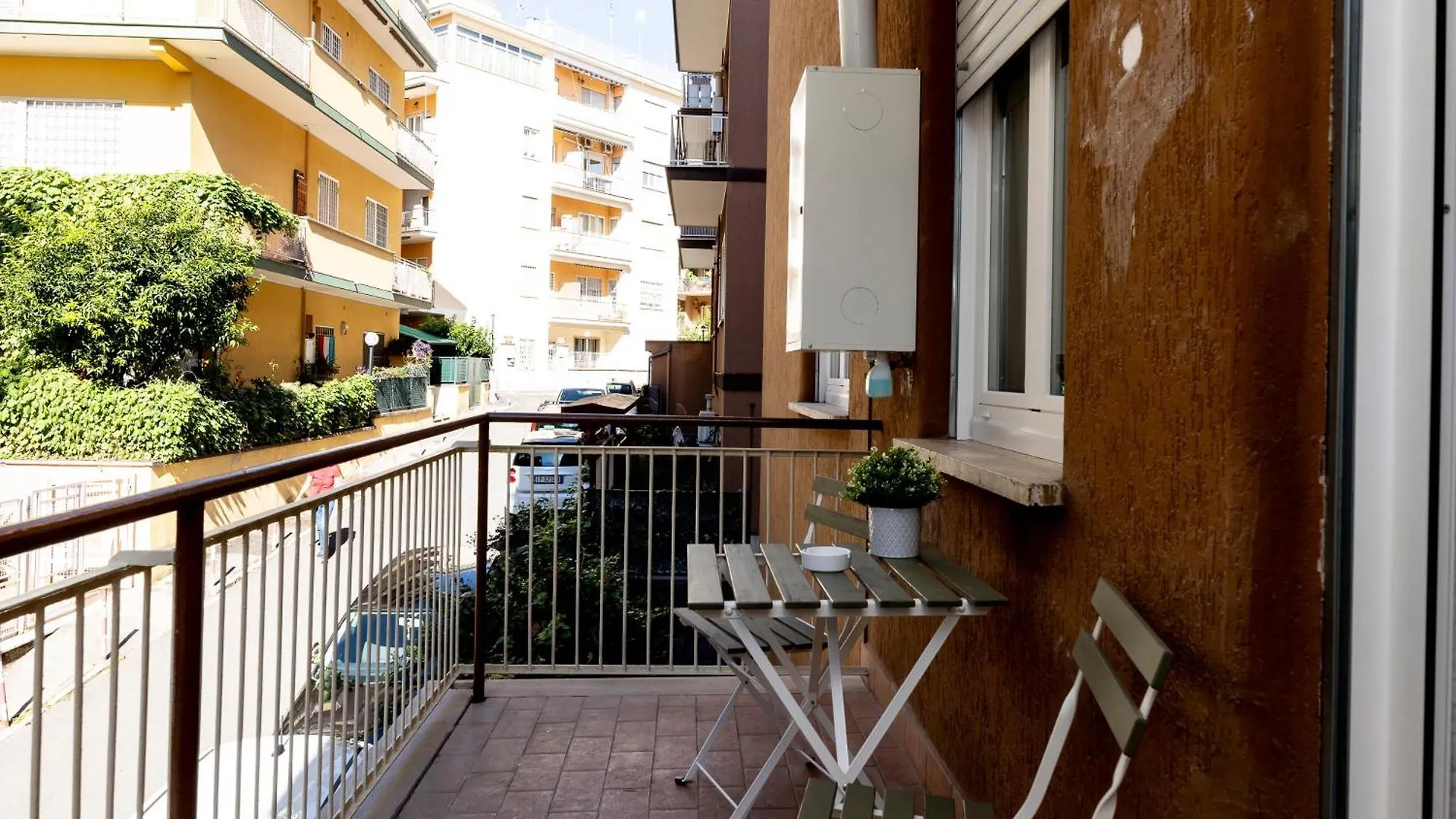 Central Modern Apartment - Trastevere & Vaticano Rome