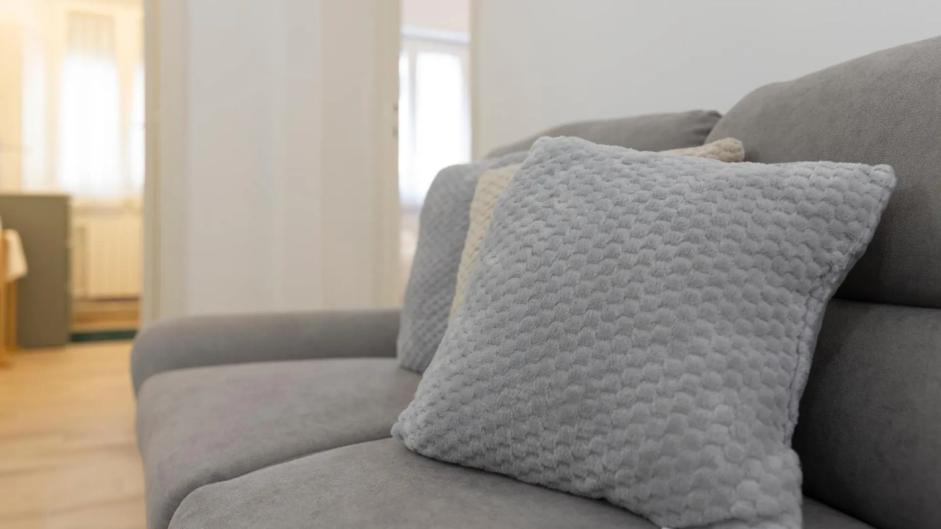 Central Modern Apartment - Trastevere & Vaticano Rome Italy