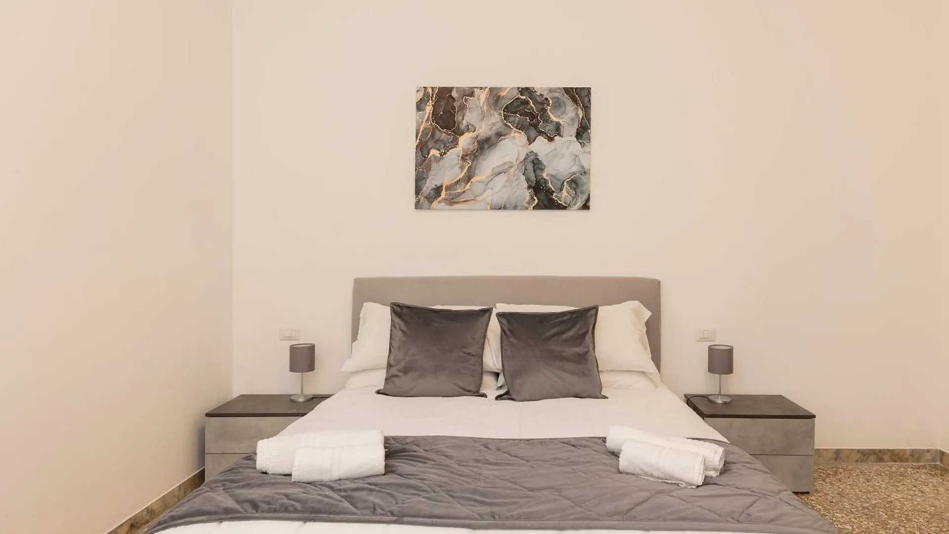 Central Modern Apartment - Trastevere & Vaticano Rome Italy