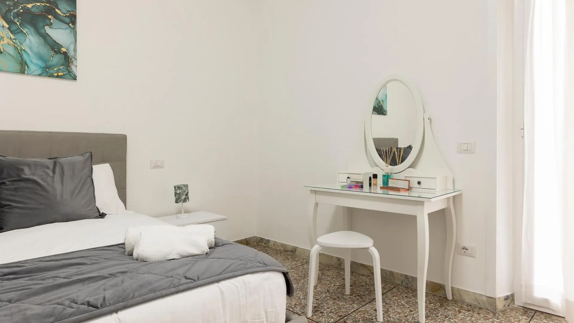Central Modern Apartment - Trastevere & Vaticano Rome